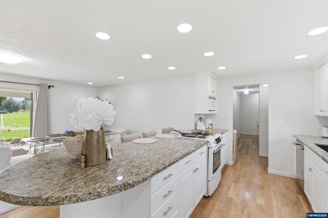 5750 Macleay Rd SE, Salem, OR 97317