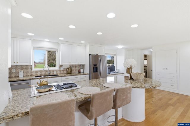 5750 Macleay Rd SE, Salem, OR 97317