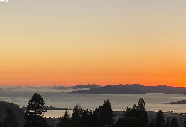 148 Highland Blvd, Kensington, CA 94708