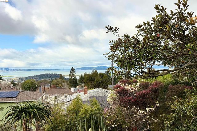 148 Highland Blvd, Kensington, CA 94708