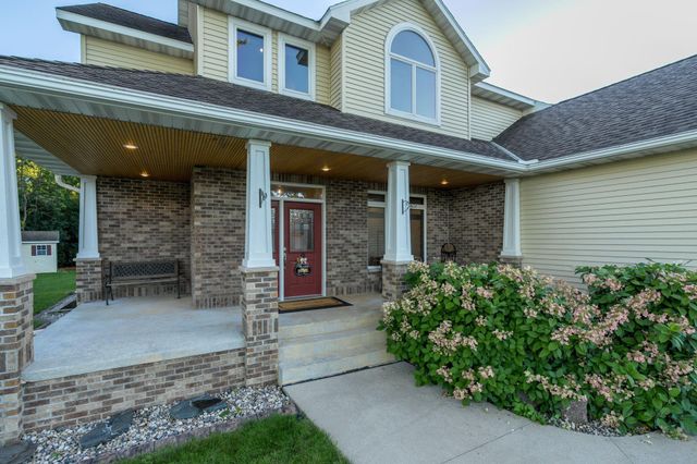 113 Oak Marsh Drive, Mankato, MN 56001