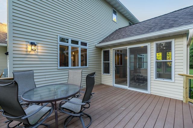 113 Oak Marsh Drive, Mankato, MN 56001