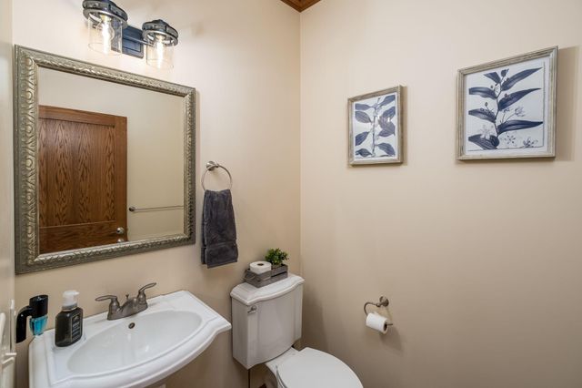 113 Oak Marsh Drive, Mankato, MN 56001