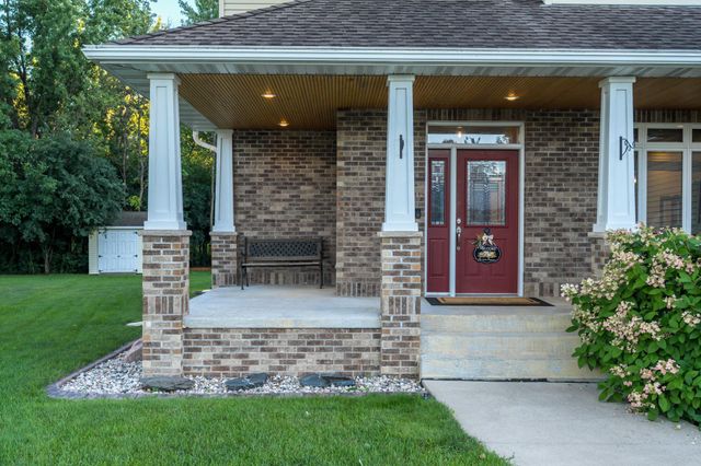 113 Oak Marsh Drive, Mankato, MN 56001