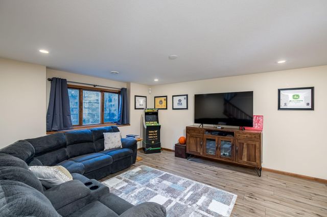 113 Oak Marsh Drive, Mankato, MN 56001