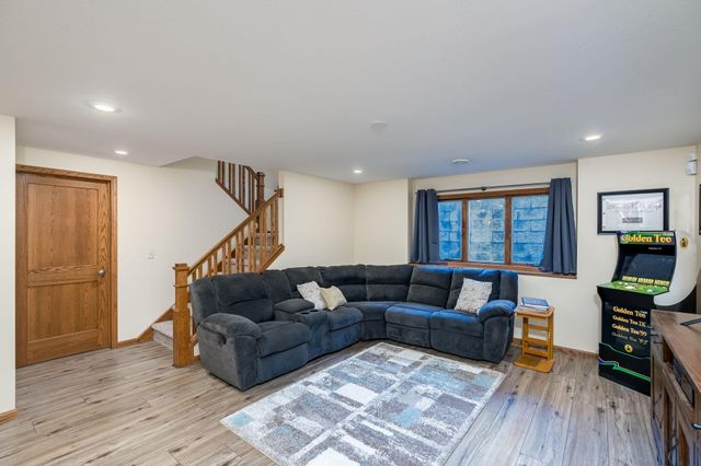 113 Oak Marsh Drive, Mankato, MN 56001