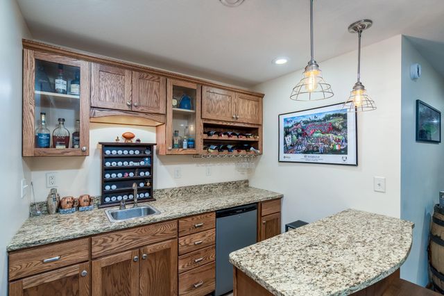 113 Oak Marsh Drive, Mankato, MN 56001