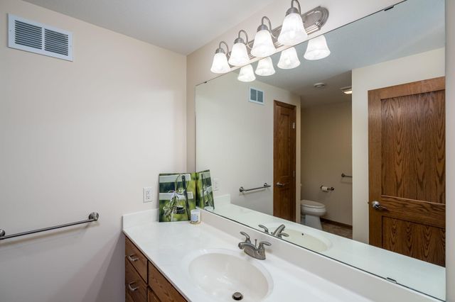113 Oak Marsh Drive, Mankato, MN 56001