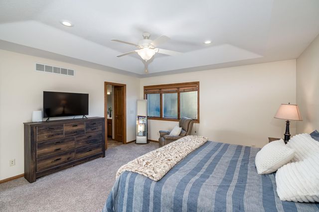 113 Oak Marsh Drive, Mankato, MN 56001