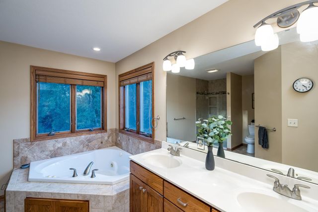 113 Oak Marsh Drive, Mankato, MN 56001