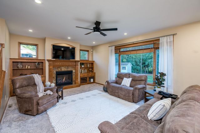 113 Oak Marsh Drive, Mankato, MN 56001