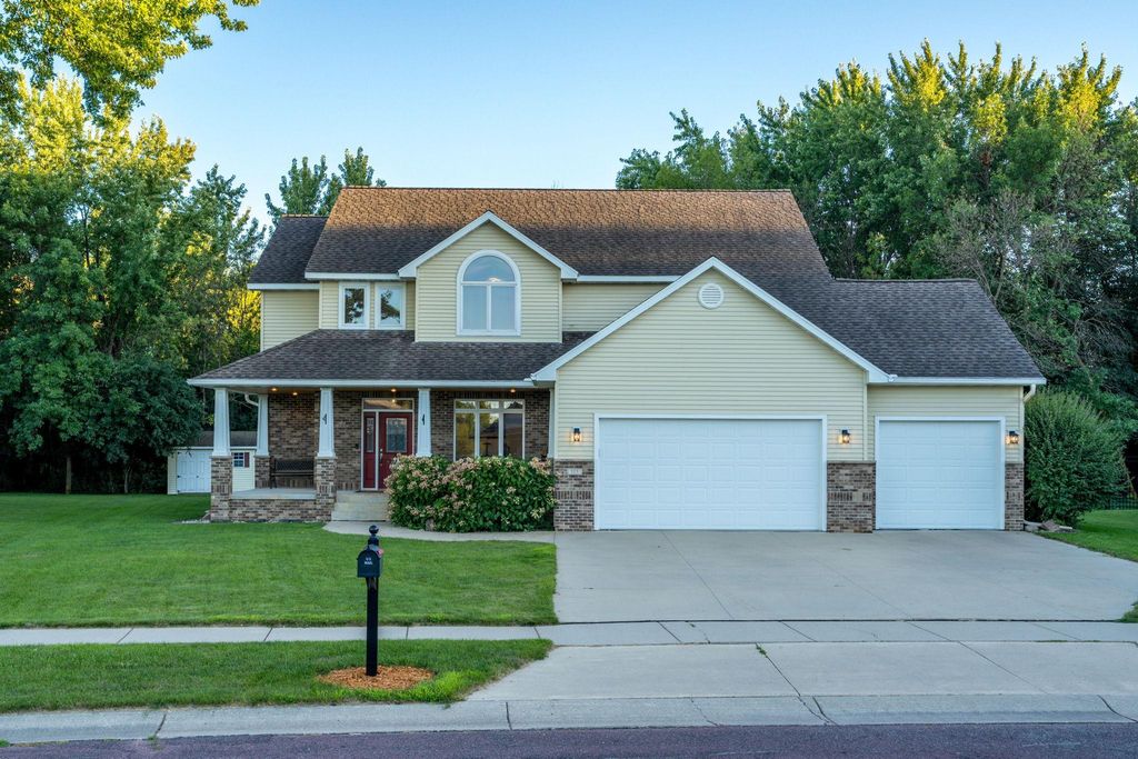 113 Oak Marsh Drive, Mankato, MN 56001