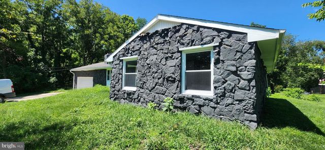 2493 FIDDLERS ELBOW RD, Hummelstown, PA 17036