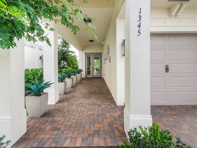 1345 Harvester Crossing, Loxahatchee, FL 33470