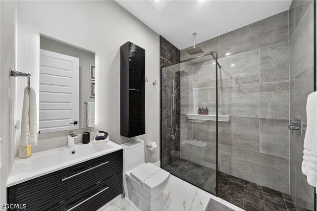 1903 SW 31st TER, Cape Coral, FL 33914