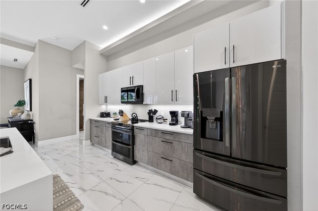 1903 SW 31st TER, Cape Coral, FL 33914