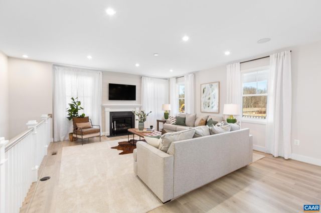 158A LOOKOVER TER, Stuarts Draft, VA 24477