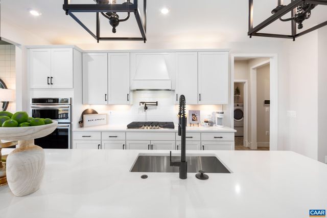 158A LOOKOVER TER, Stuarts Draft, VA 24477