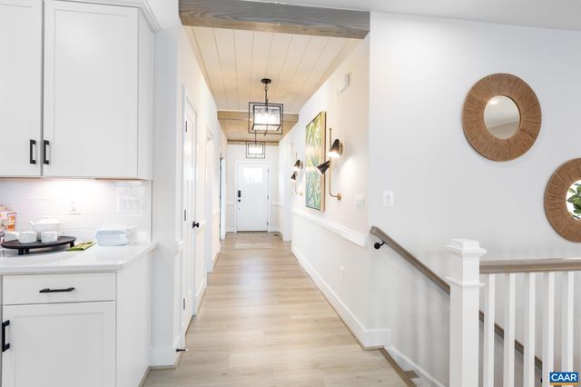 158A LOOKOVER TER, Stuarts Draft, VA 24477