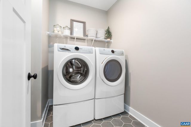 158A LOOKOVER TER, Stuarts Draft, VA 24477