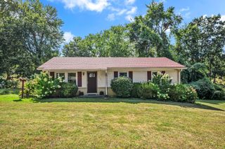 308 Mockingbird Ln, Dickson, TN 37055