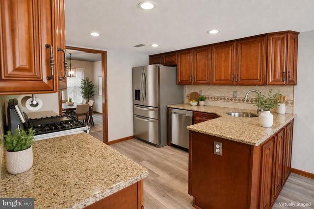 24 JAMIE DR, Sewell, NJ 08080
