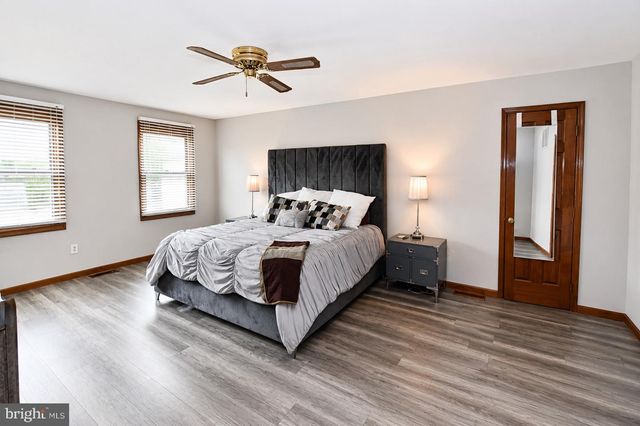 24 JAMIE DR, Sewell, NJ 08080