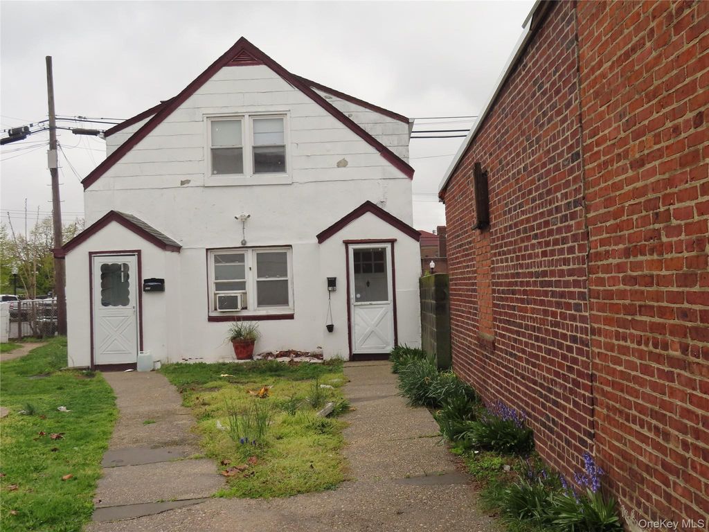 78A Upper Deer Park Avenue 2B, Babylon, NY 11702