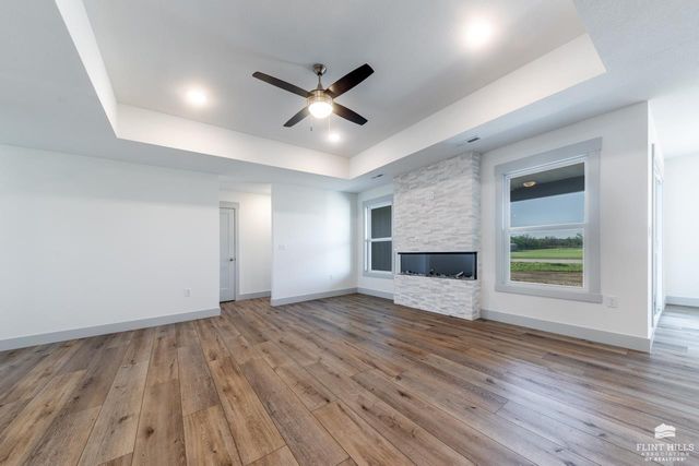 9164 Grammar Court, Manhattan, KS 66502