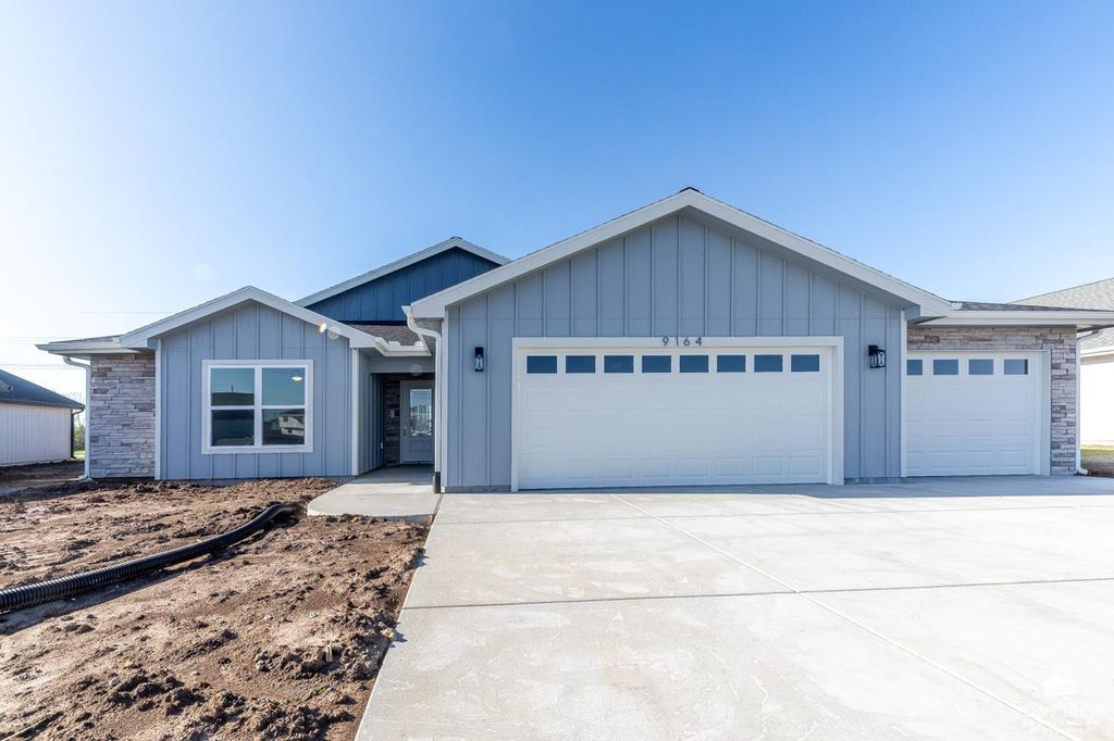 9164 Grammar Court, Manhattan, KS 66502