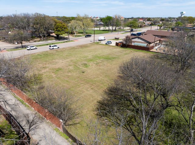 330 Town East Boulevard, Sunnyvale, TX 75182