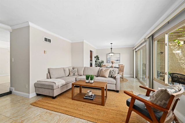 8745 Caminito Sueno, La Jolla, CA 92037