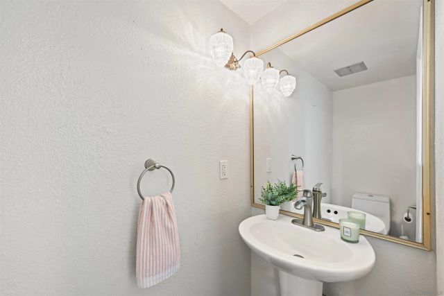 8745 Caminito Sueno, La Jolla, CA 92037