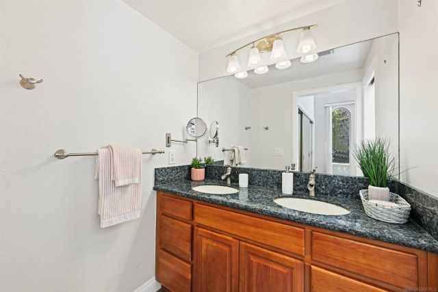 8745 Caminito Sueno, La Jolla, CA 92037