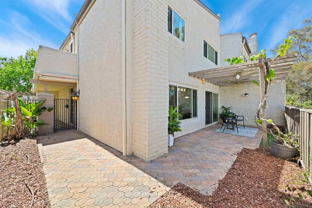8745 Caminito Sueno, La Jolla, CA 92037