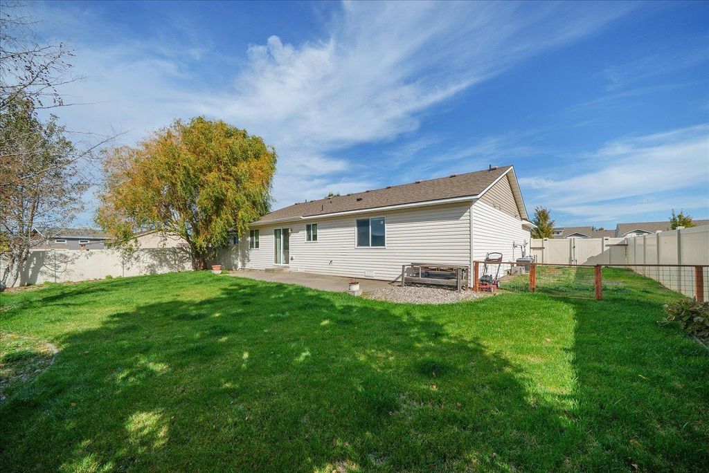 13276 N Reward Loop, Rathdrum, ID 83858 photo 3