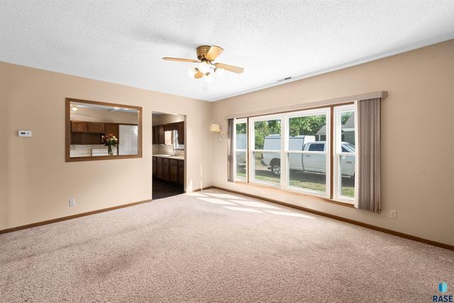 106 S Williams Ave Avenue, Sioux Falls, SD 57104