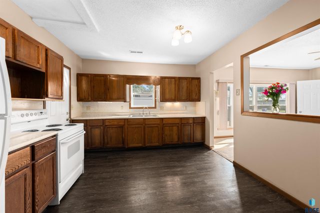 106 S Williams Ave Avenue, Sioux Falls, SD 57104