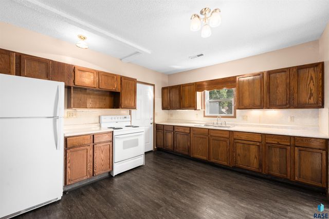 106 S Williams Ave Avenue, Sioux Falls, SD 57104
