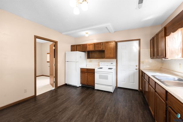 106 S Williams Ave Avenue, Sioux Falls, SD 57104