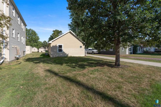 106 S Williams Ave Avenue, Sioux Falls, SD 57104