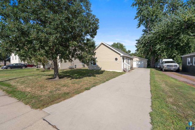 106 S Williams Ave Avenue, Sioux Falls, SD 57104