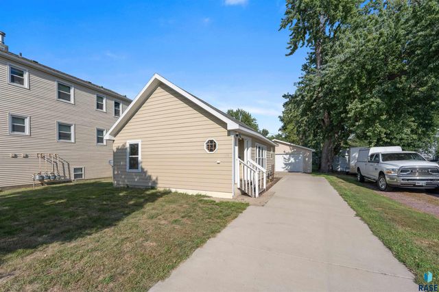 106 S Williams Ave Avenue, Sioux Falls, SD 57104