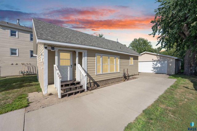 106 S Williams Ave Avenue, Sioux Falls, SD 57104