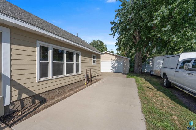 106 S Williams Ave Avenue, Sioux Falls, SD 57104