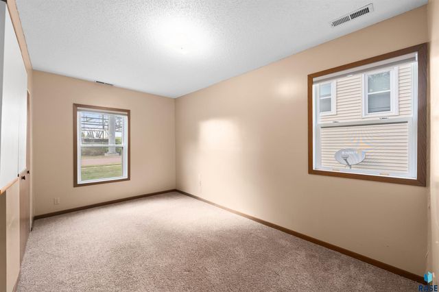 106 S Williams Ave Avenue, Sioux Falls, SD 57104