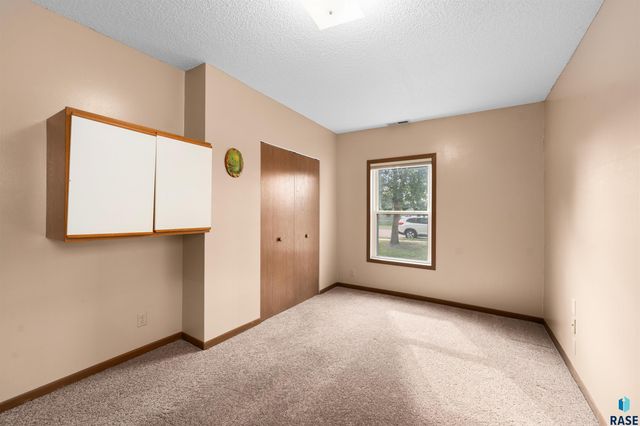 106 S Williams Ave Avenue, Sioux Falls, SD 57104