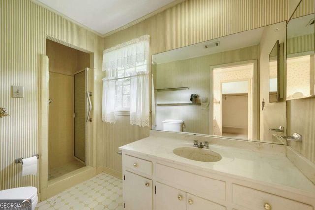 1909 Lake Lucerne Way SW, Lilburn, GA 30047