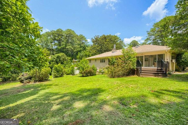1909 Lake Lucerne Way SW, Lilburn, GA 30047