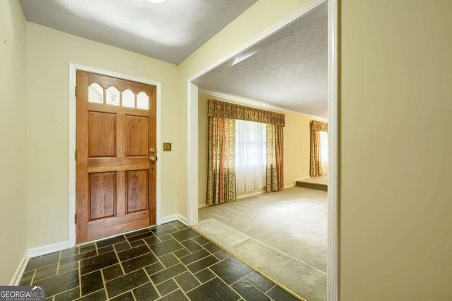 1909 Lake Lucerne Way SW, Lilburn, GA 30047